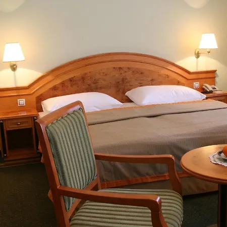 ホテル Parkhotel Golf 4*