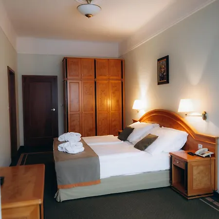 Parkhotel Golf ホテル 4*