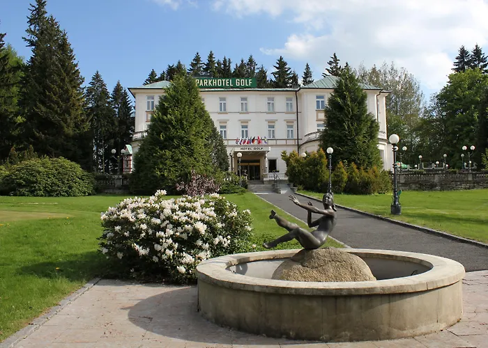 فندق Parkhotel Golf 4*