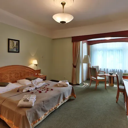 호텔 Parkhotel Golf 4*