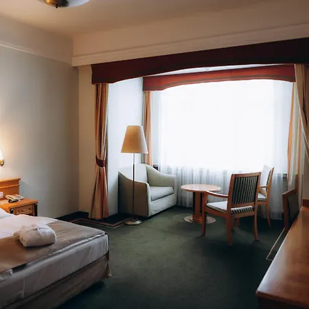 Parkhotel Golf 호텔