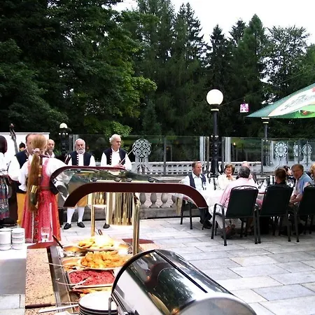 Parkhotel Golf 호텔 4*