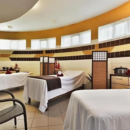 호텔 Parkhotel Golf 4*