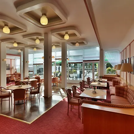 호텔 Parkhotel Golf 4*
