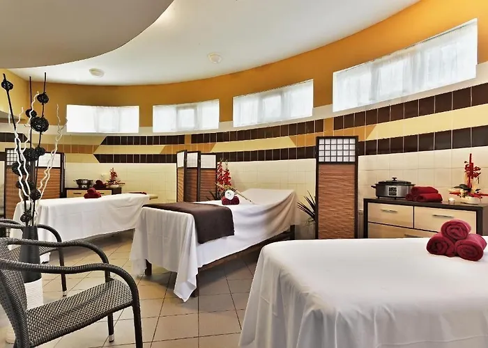 Hotell Parkhotel Golf 4*