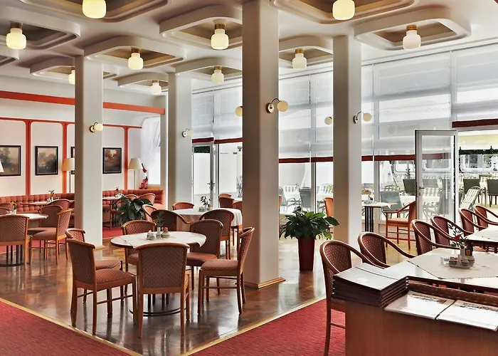 Hotell Parkhotel Golf 4*